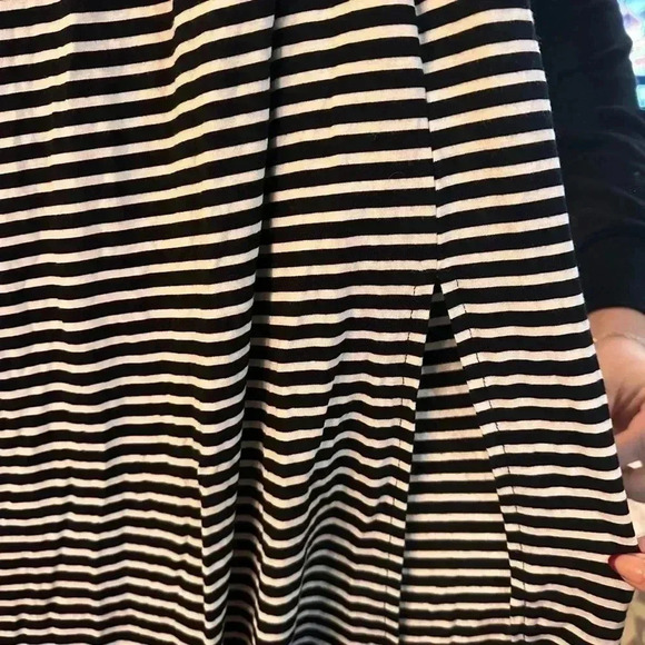 GAP STRIPED SOFT SYNCHED SIDE MAXI DRESS - Picture 4 of 6